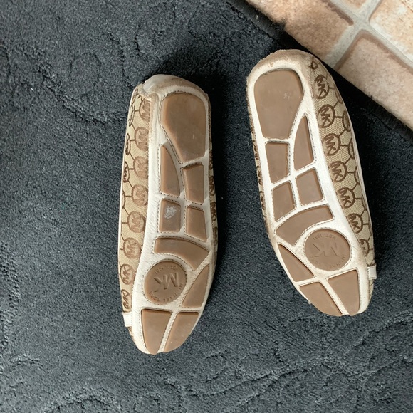 Michael Kors size 8 flats - Picture 2 of 2